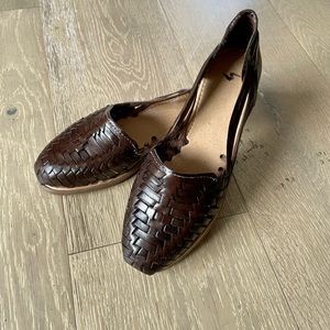 NWOT Huaraches Mexican closed-toe sandals brown Size 8